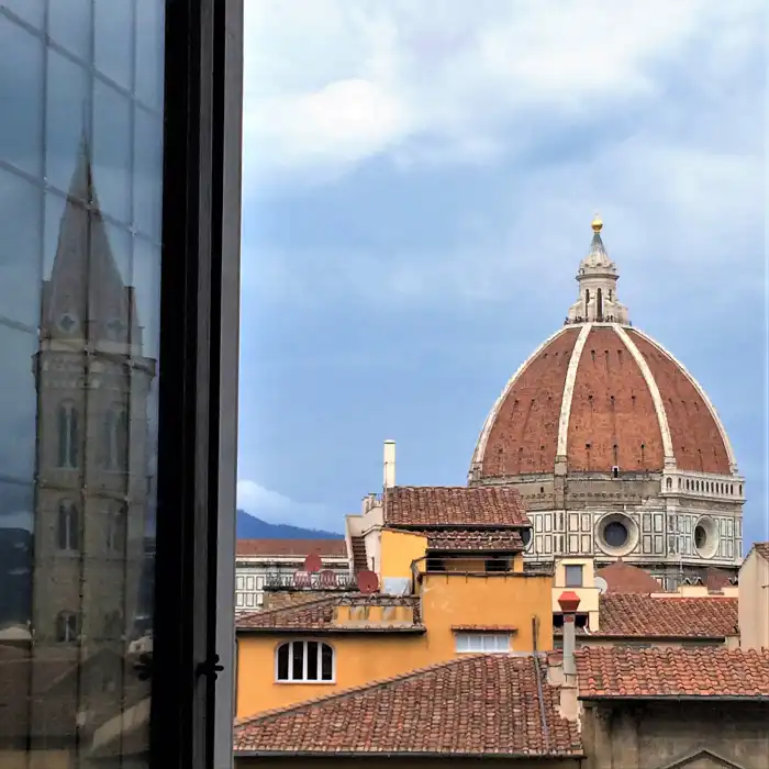 vista del duomo desde una ventana del palacio vecchio