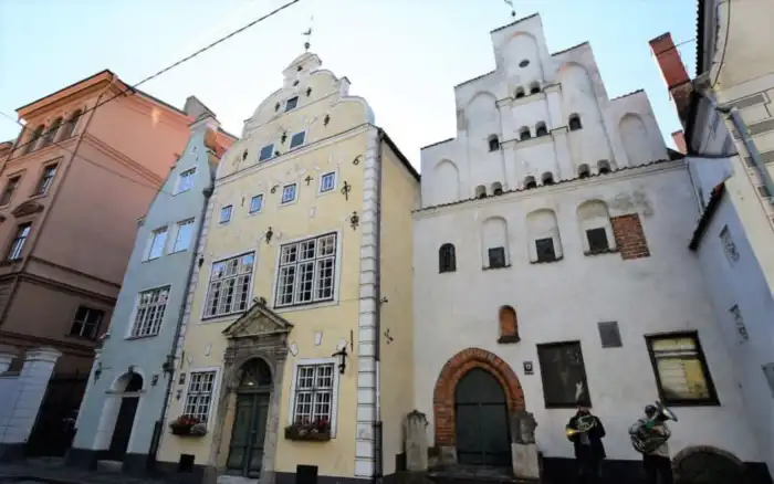 edificios tres hermanos importante para ver en riga