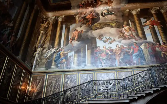 acceso-escaleras-palacio-barroco-en-hampton-court-palace