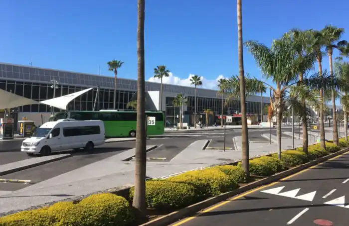 vista exterior aeropuerto de tenerife sur