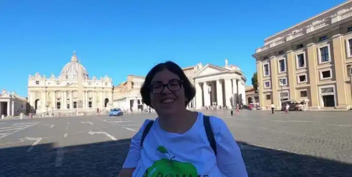 ana y victor paseando por roma