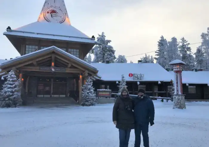 ana y victor de verviajando en santa claus village