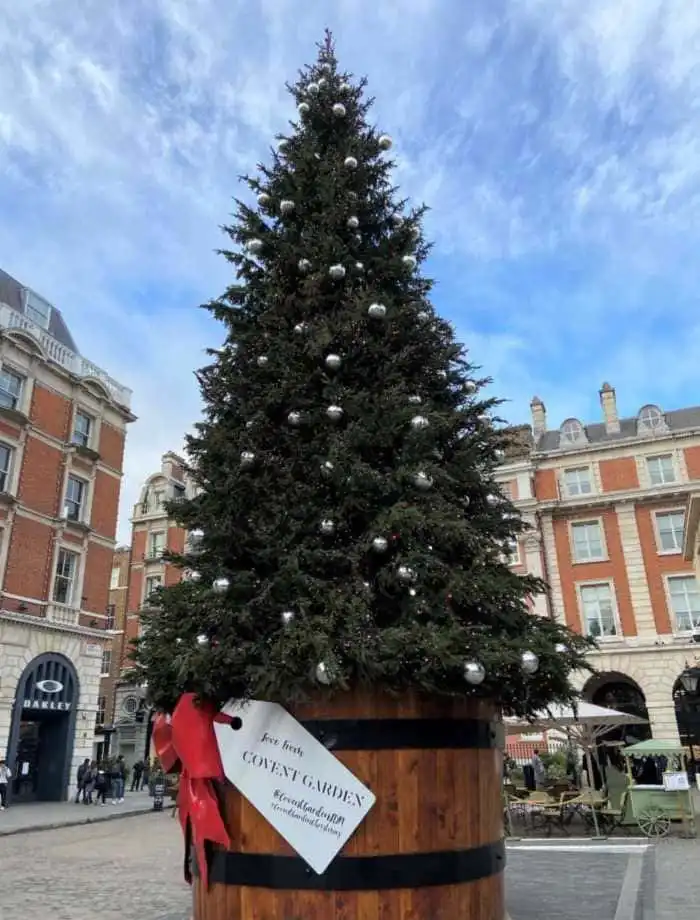 arbol de navidad en la zona de covent garden
