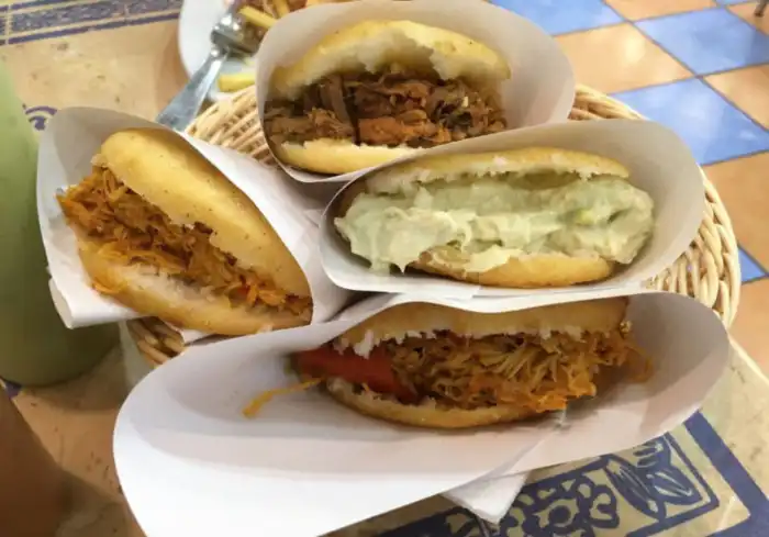 arepas del negro mario la laguna