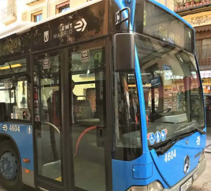 autobus emt de madrid para moverte por madrid