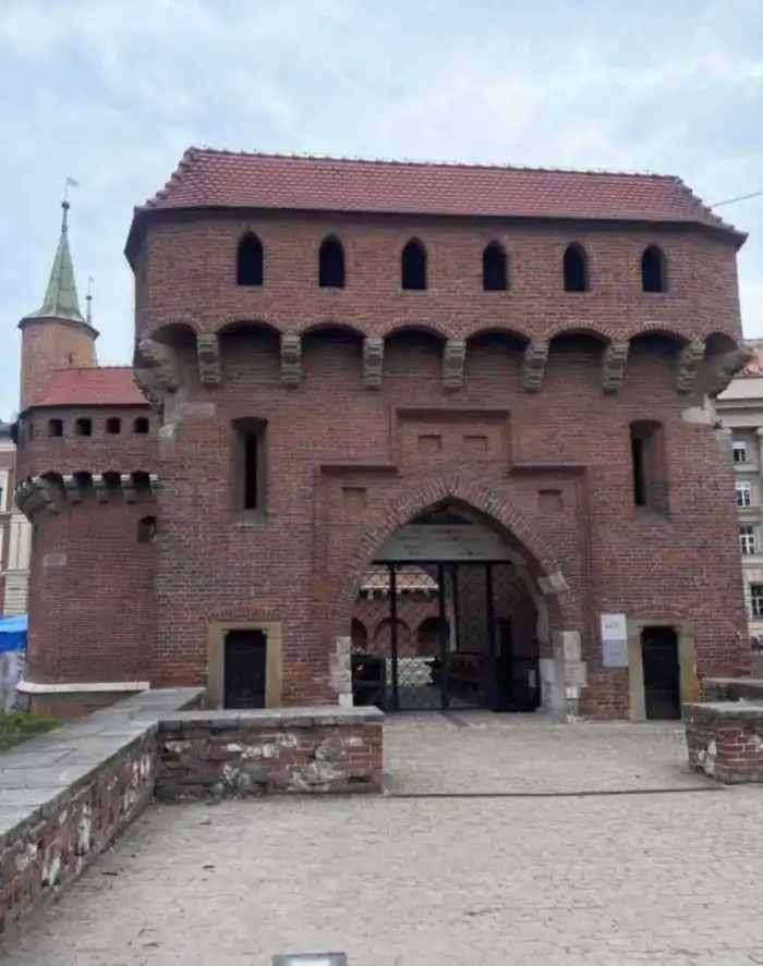 entrada barbacana cracovia