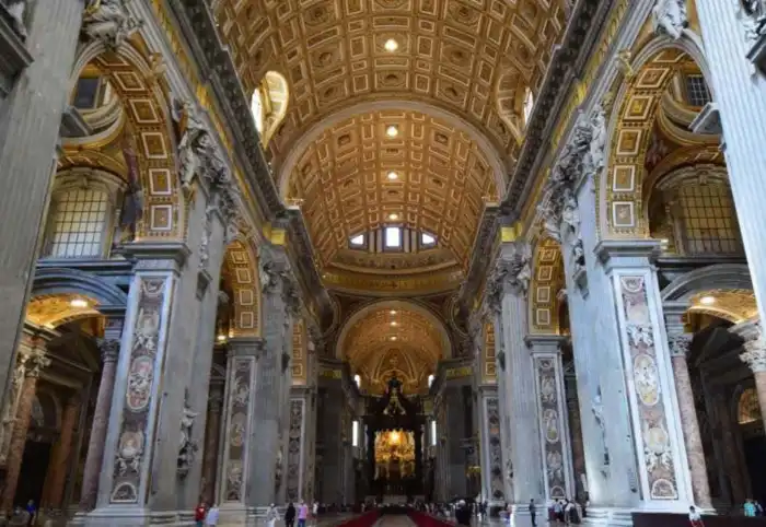 interior basilica de san pedro ciudad del vaticano