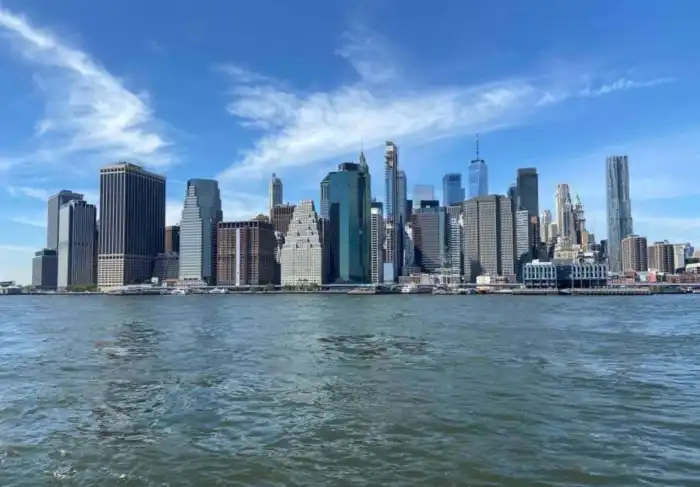 vista frontal de la zona de brooklyn bridge park
