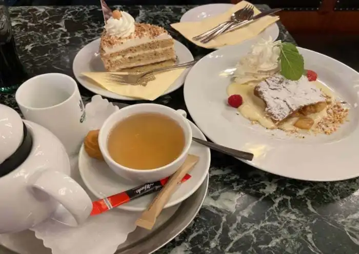 postres cafe kavarna
