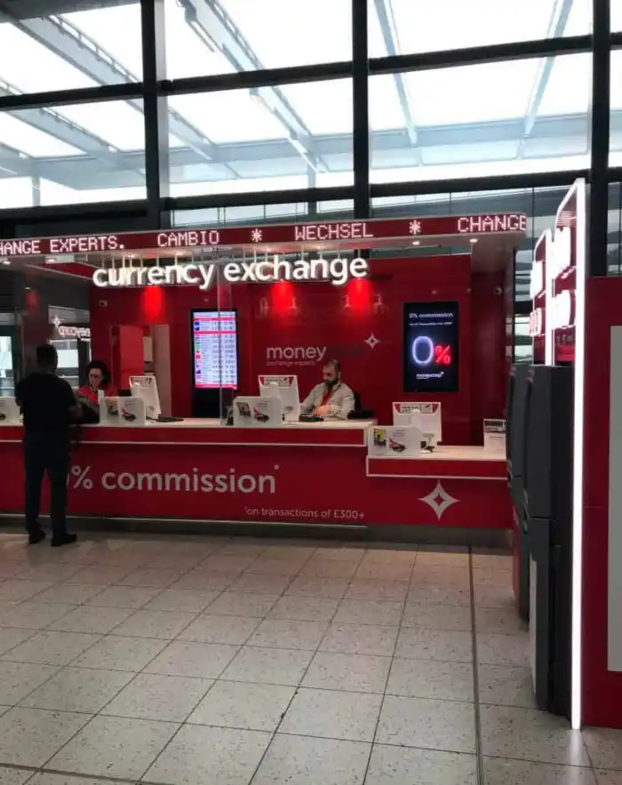cambio-de-euros-a-libras-dentro del aeropuerto