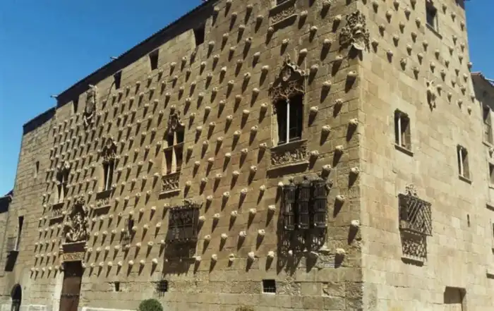 casa de las conchas en salamanca