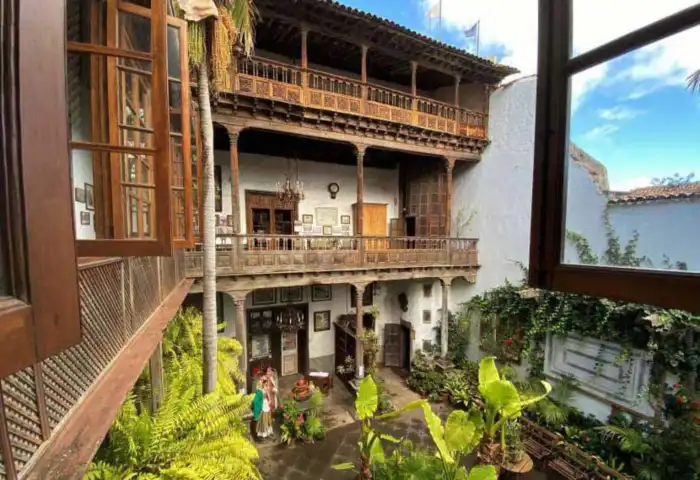 interior casa de los balcones