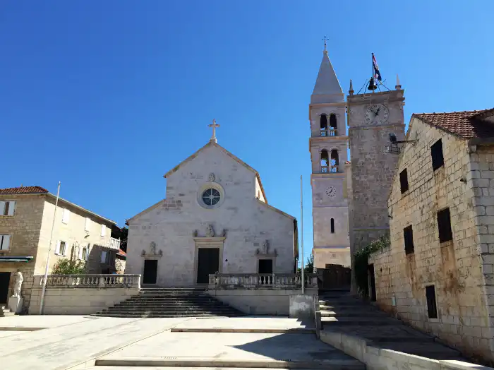 casco antiguo supetar brac