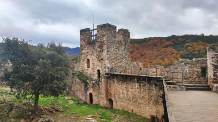 castillo de cornatel el bierzo
