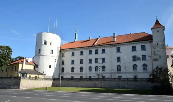exterior castillo-de-riga