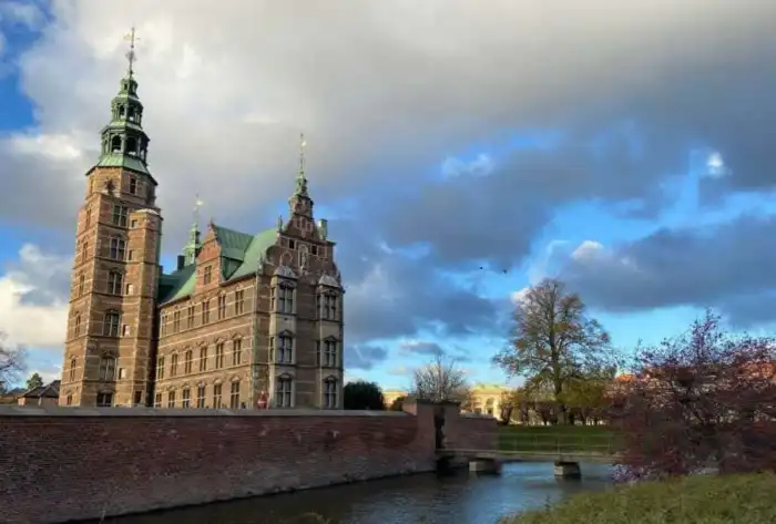 vista lateral castillo de rosenborg