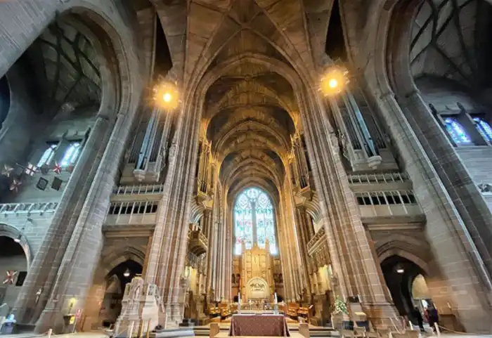 interior catedral anglicana de Liverpool