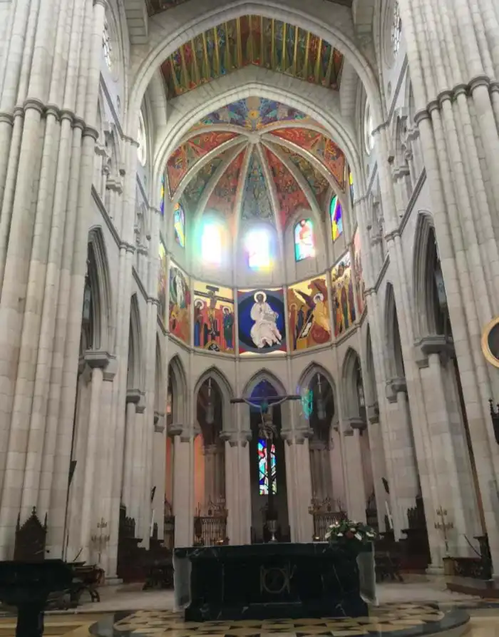 catedral-de-la-almudena capital de espana