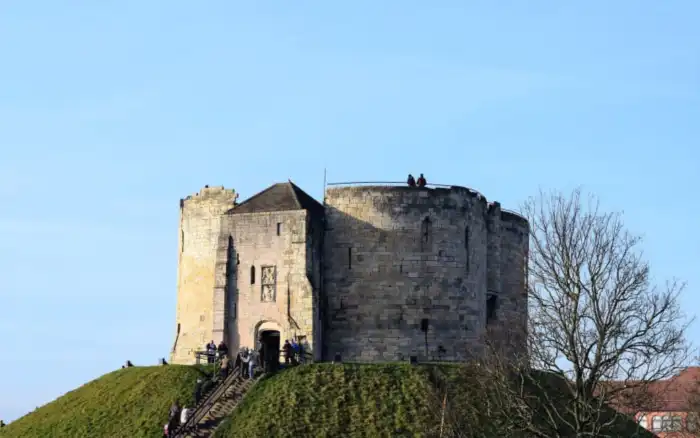torre cliffords