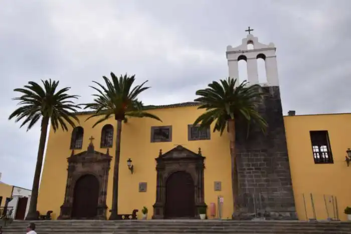 imagen exterior del convento de san francisco