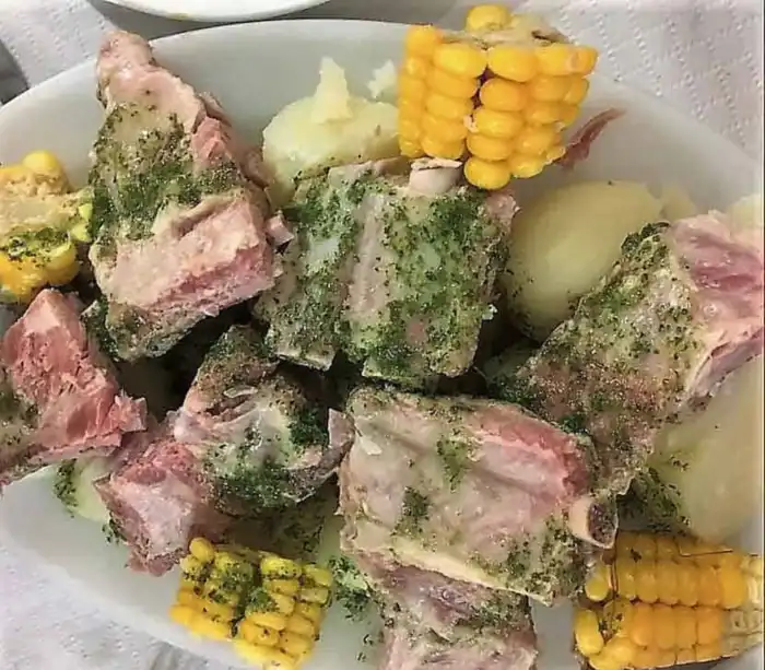 plato de costillas en casa tomas
