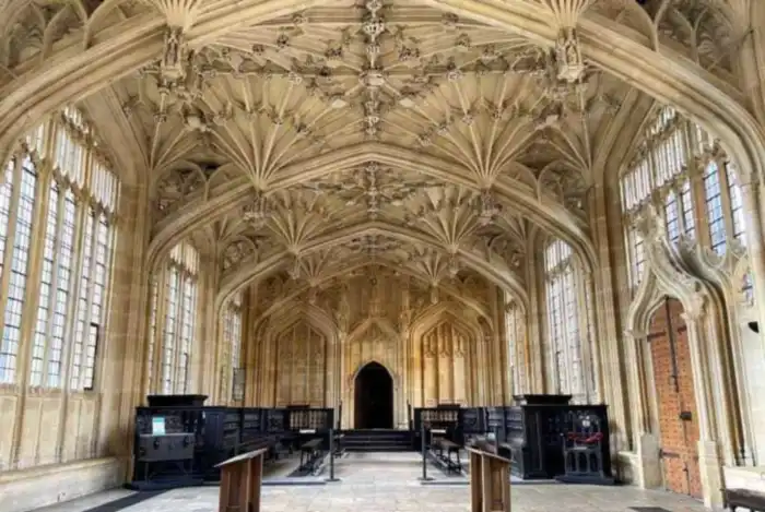 interior sala divinity school
