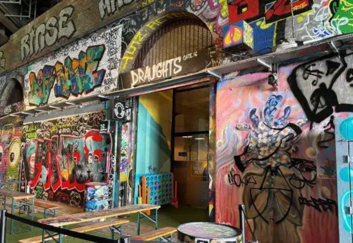sitios donde comer dentro del tunel