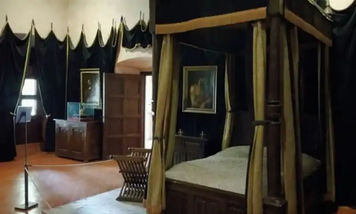 dormitorio de carlos v monasterio