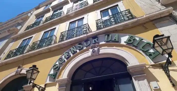 entrada funicular elevador da bica