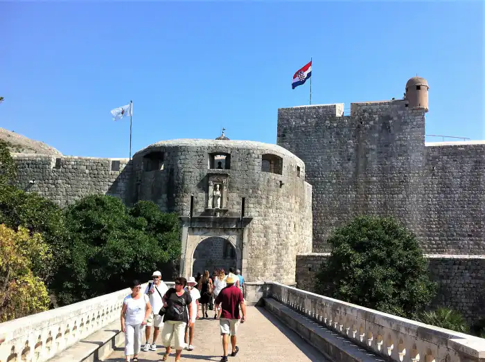 entrada ciudad antigua dubrovnik