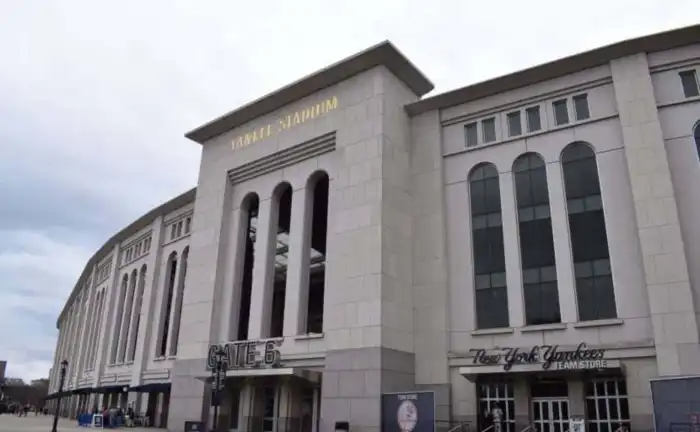 foto entrada estadio de los yankees