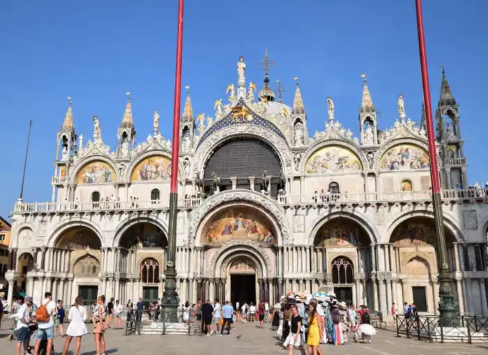 exterior basilica de san marcos para ver en venecia