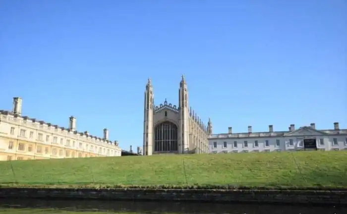 foto frontal cambridge