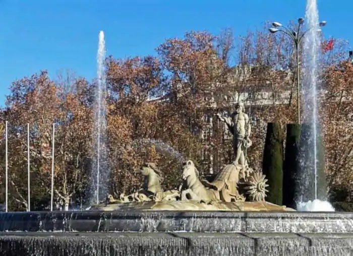 fuente-neptuno de la ciudad de madrid