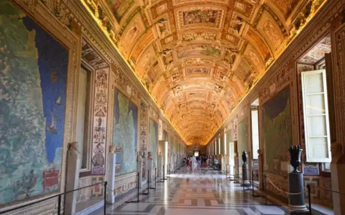 sala galeria de los mapas en museos vaticanos
