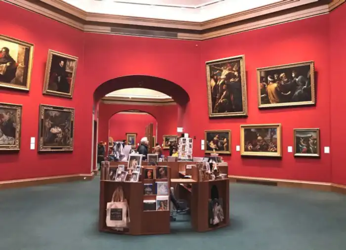 interior de una de las salas en la galeria nacional de edimburgo