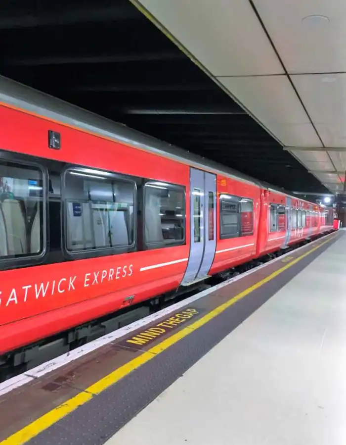 gatwick express la manera mas rapida de ir del aeropuerto de gatwick al centro de londres