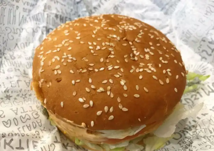 hamburguesa en hamburgueseria-hesburger