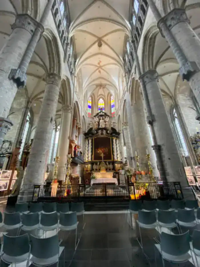 interior iglesia de san nicolas