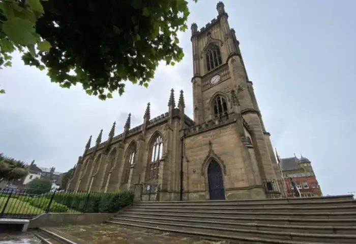 iglesia de st luke liverpool
