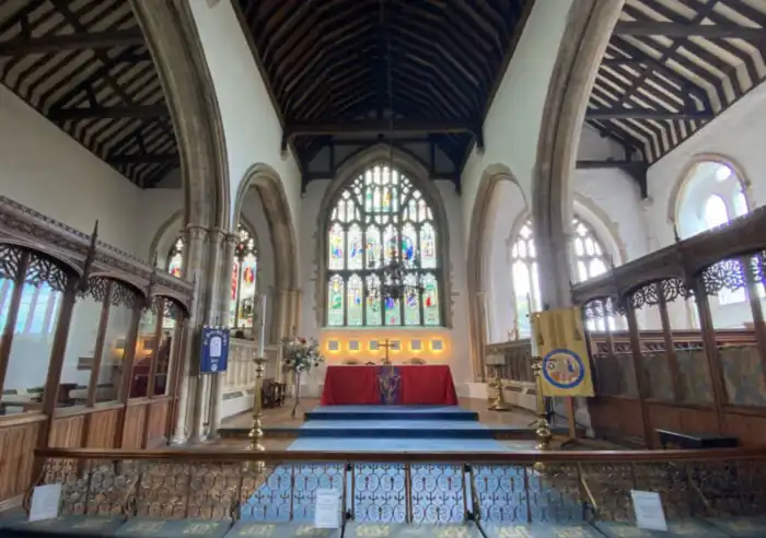 interior iglesia st mary en rye