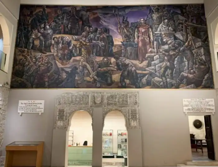 interior arco de santa maria