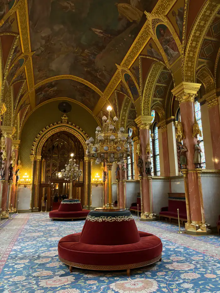 interior parlamento budapest