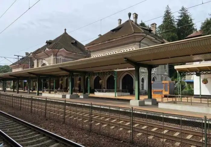 estacion de tren para llegar a sinaia