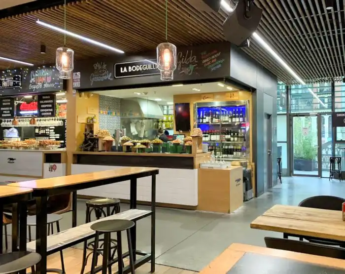 interior mercado la ribera