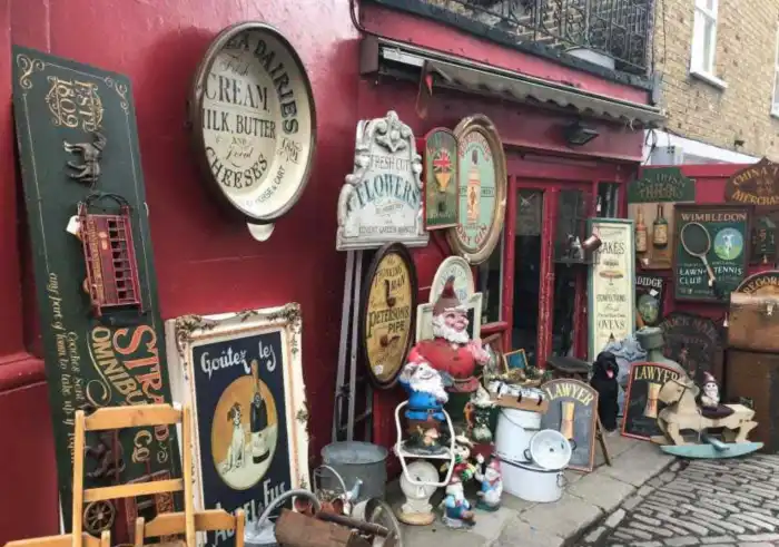 mercado portobello en la zona de notting hill interesante de ver