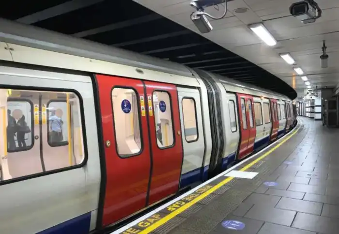 interior metro de londres