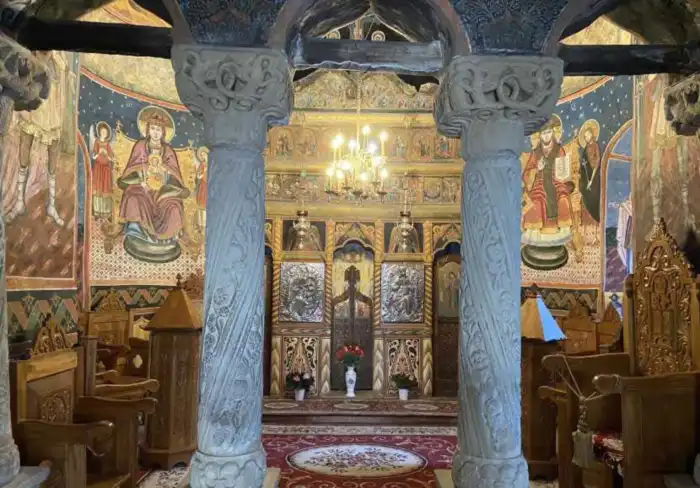 interior monasterio sinaia