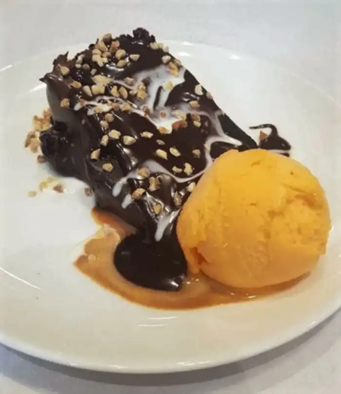 postre en restaurante la genuina muerte por chocolate