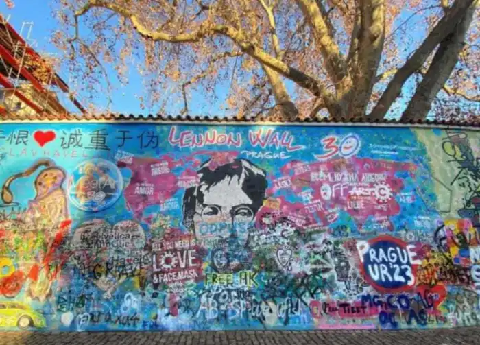 muro john lennon praga